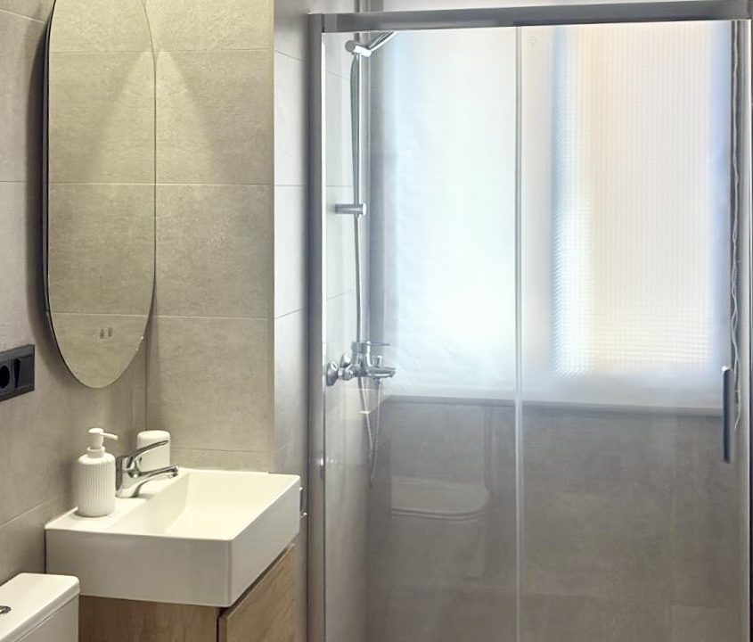 b0472568-9beb-4941-89aa-adad6a03e826