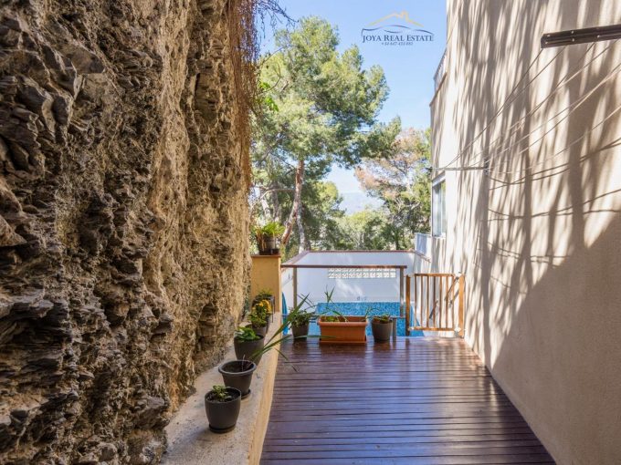 Casa pareada con piscina y cochera en Los Pinos, Almuñécar