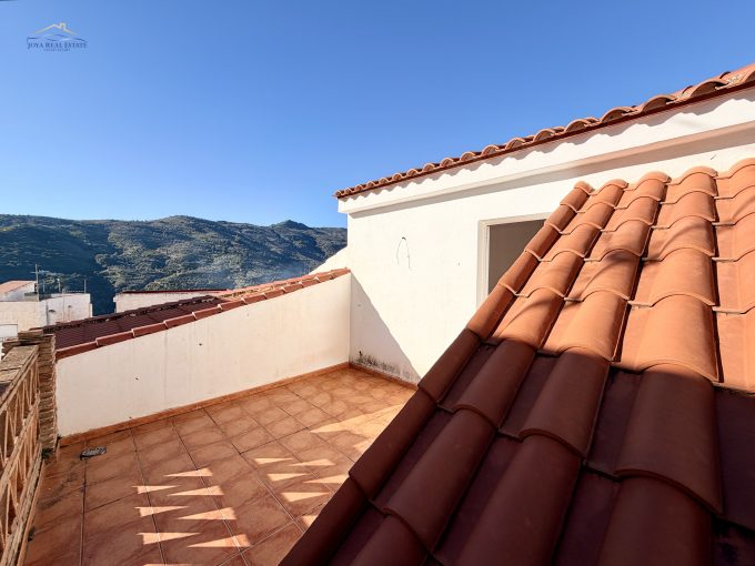Casa de pueblo a estrenar en Otivar