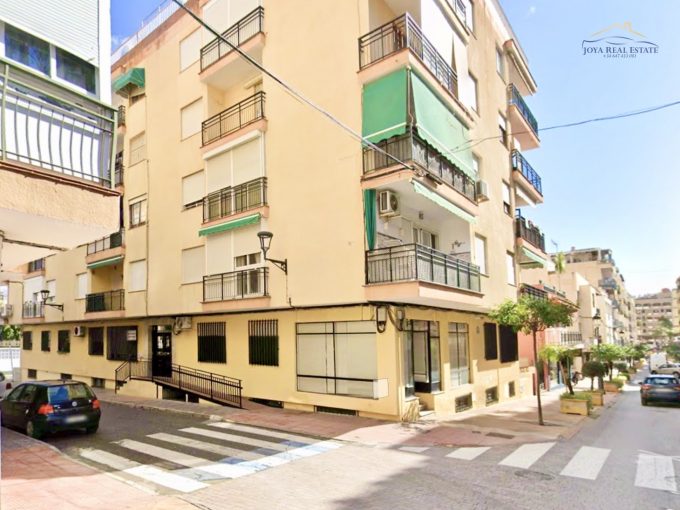 Piso en Venta – Centro de Almuñécar – Avda. Andalucia.